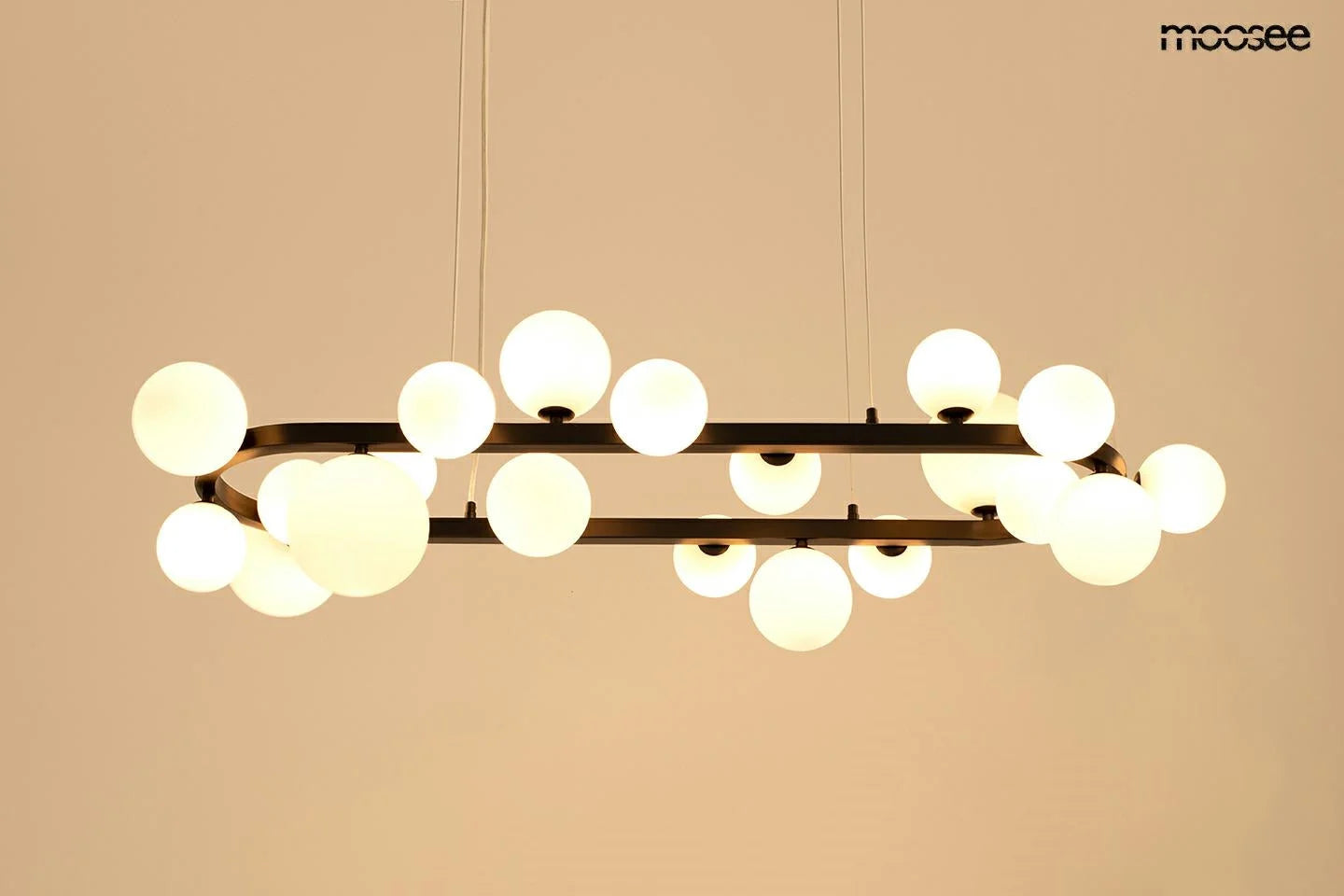 MOOSEE hängande lampa ALURE OVAL 120 svart/mjölkvit
